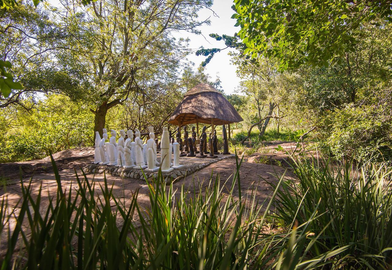 Amadwala Lodge Roodepoort Esterno foto
