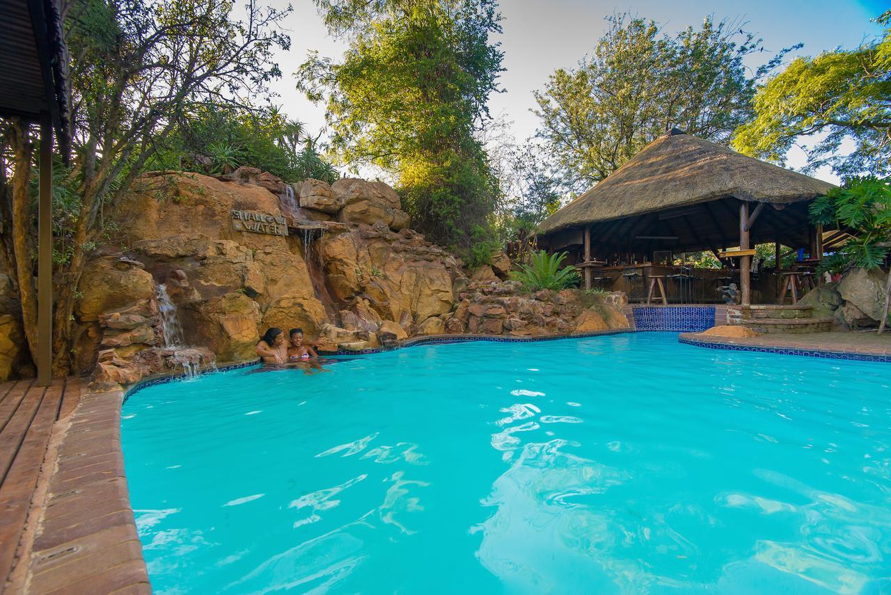 Amadwala Lodge Roodepoort Esterno foto