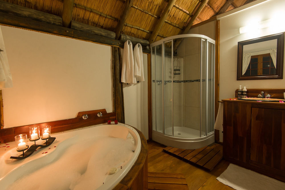 Amadwala Lodge Roodepoort Esterno foto