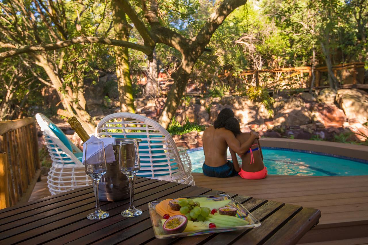 Amadwala Lodge Roodepoort Esterno foto