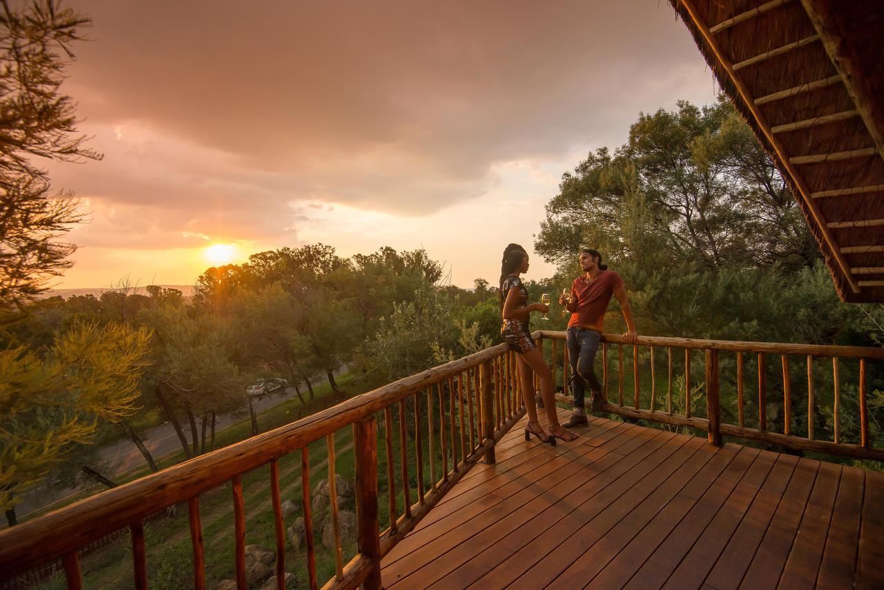 Amadwala Lodge Roodepoort Esterno foto
