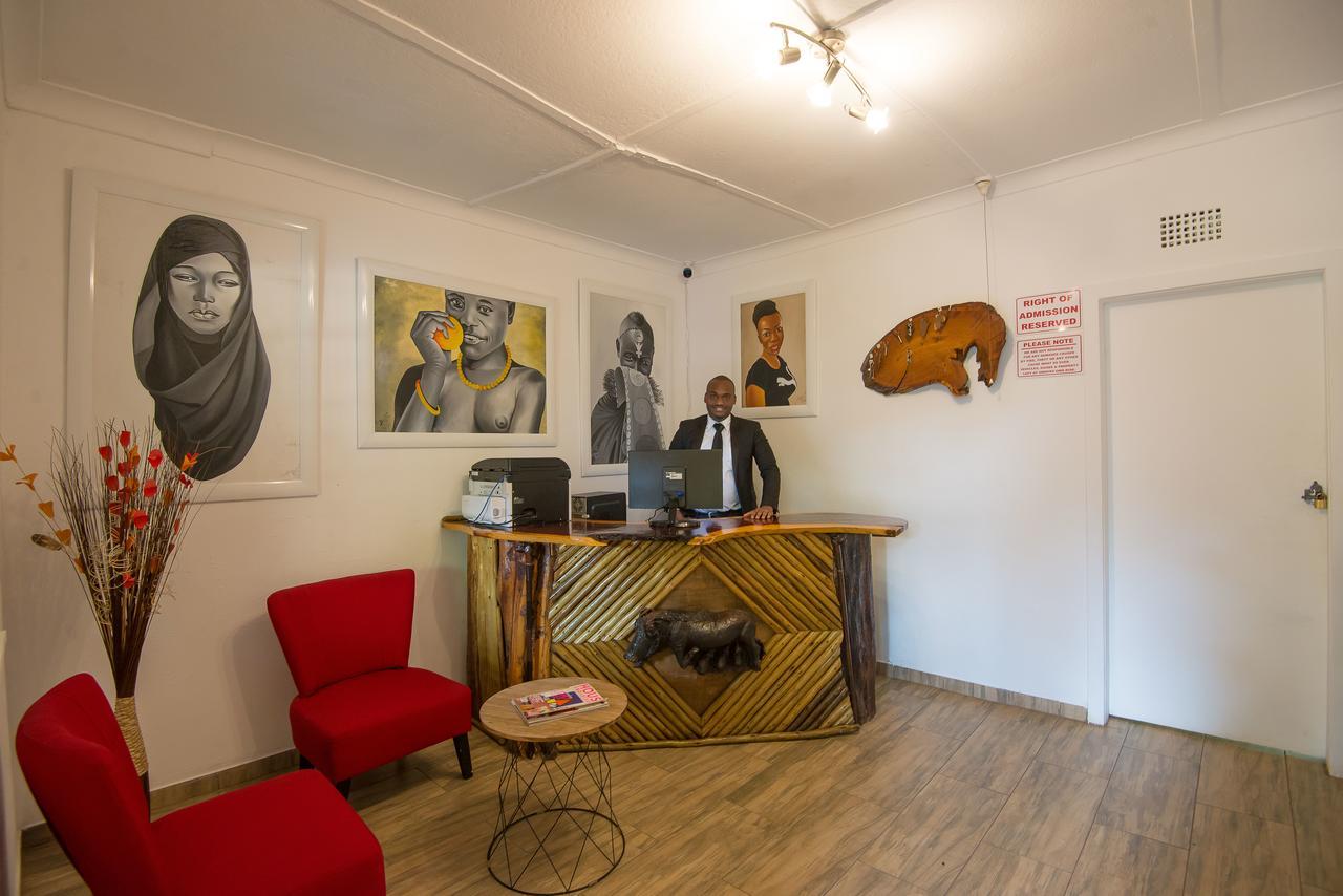 Amadwala Lodge Roodepoort Esterno foto