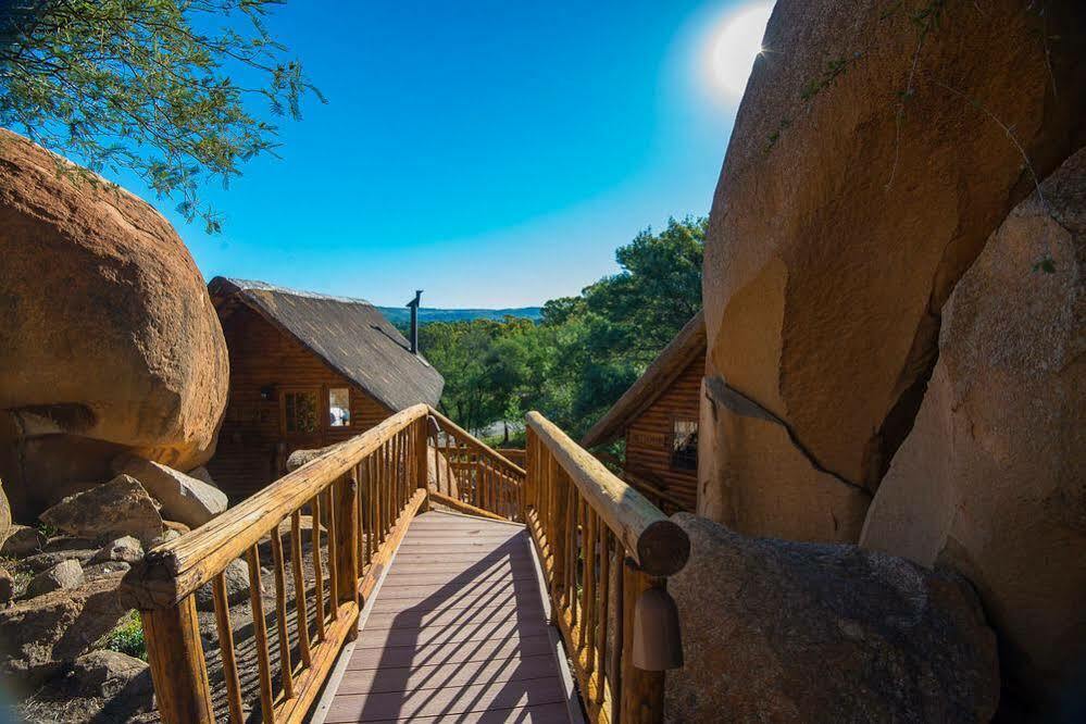 Amadwala Lodge Roodepoort Esterno foto
